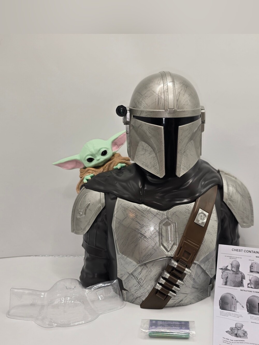 Mandalorian & Grogu Popcorn Bucket Bust Taking Star Wars Regal Movie Theater Exc